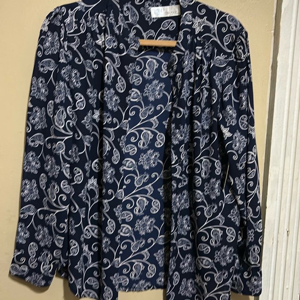 Dark blue and white blouse with flowers ￼